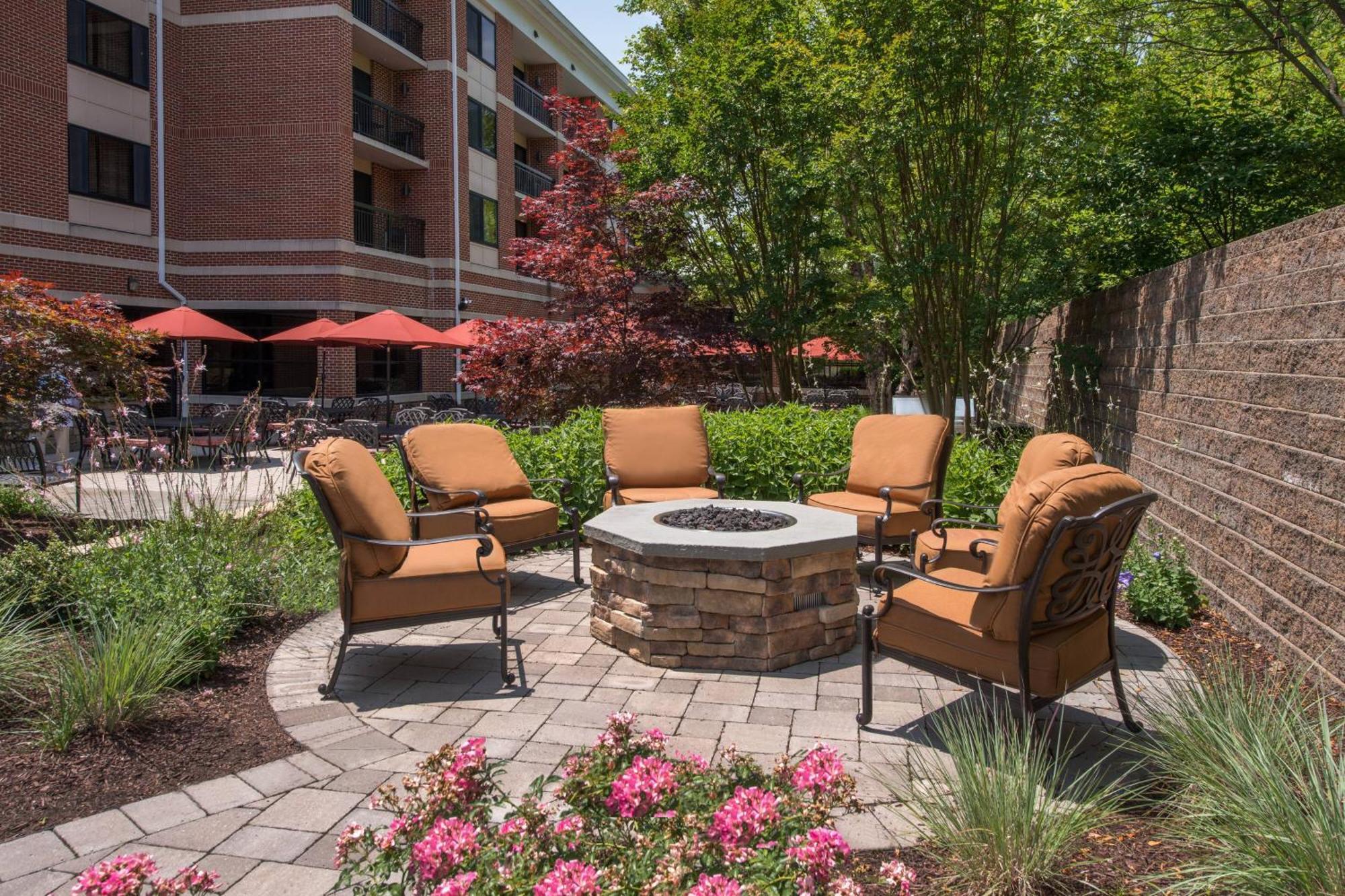 Courtyard By Marriott Newark-University Of Delaware Экстерьер фото