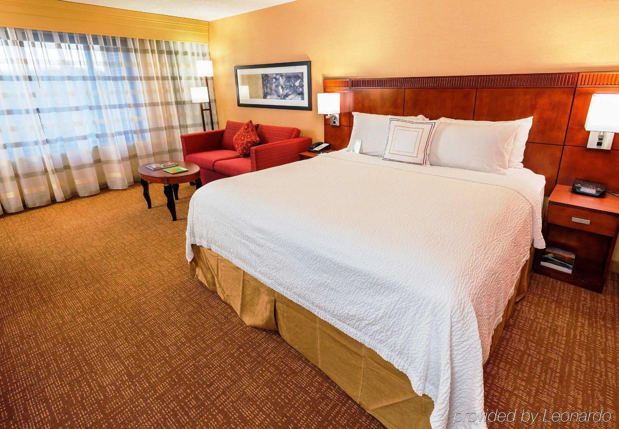 Courtyard By Marriott Newark-University Of Delaware Экстерьер фото