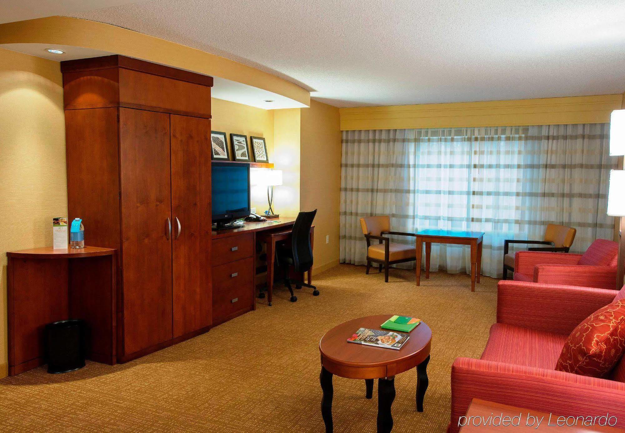 Courtyard By Marriott Newark-University Of Delaware Экстерьер фото